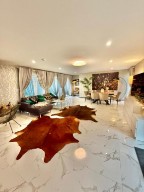 Country Haven Comfy & Sleek House
